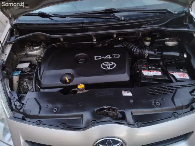 Toyota Corolla Verso 2008 · 2.2 MT