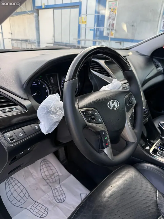 Hyundai Grandeur 2012 · 2.4 AT