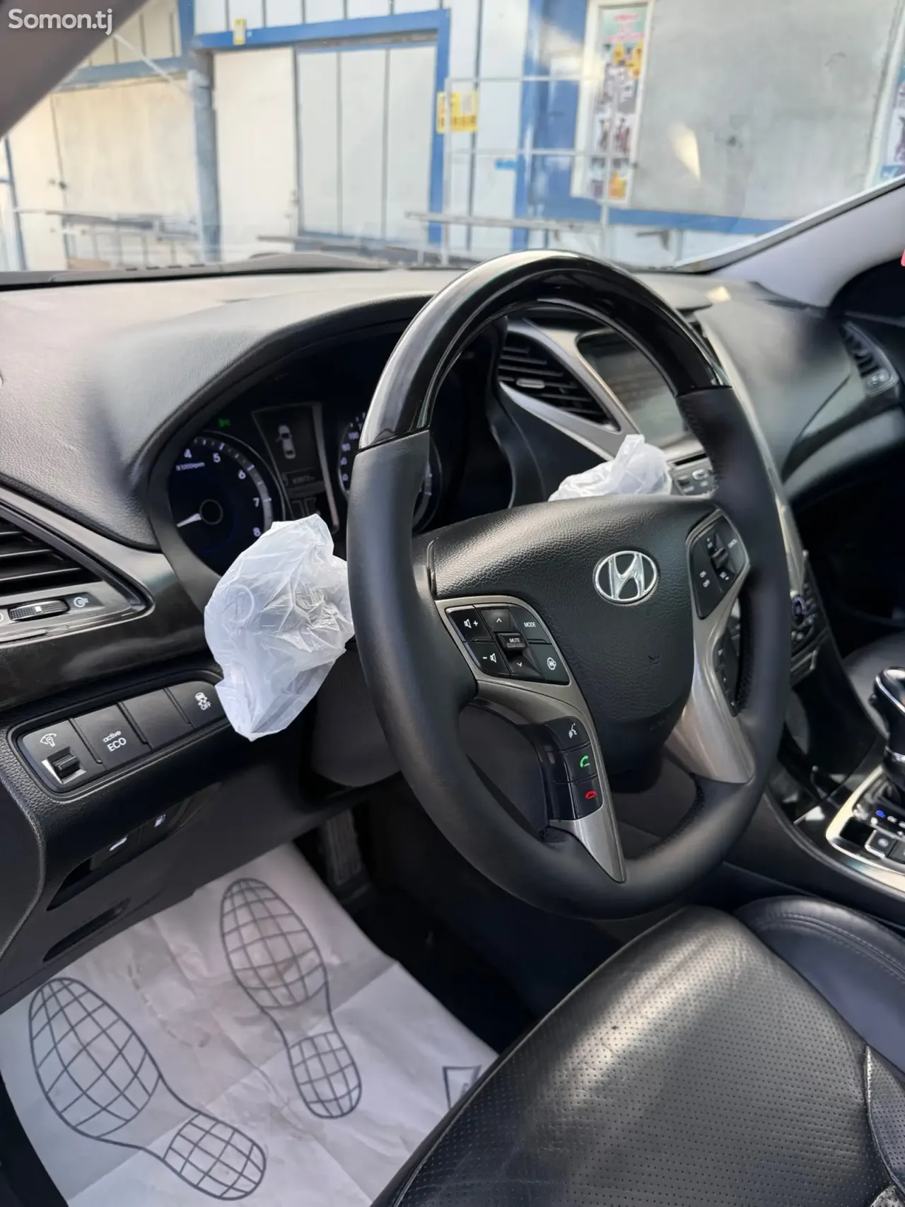 Hyundai Grandeur 2012 · 2.4 AT