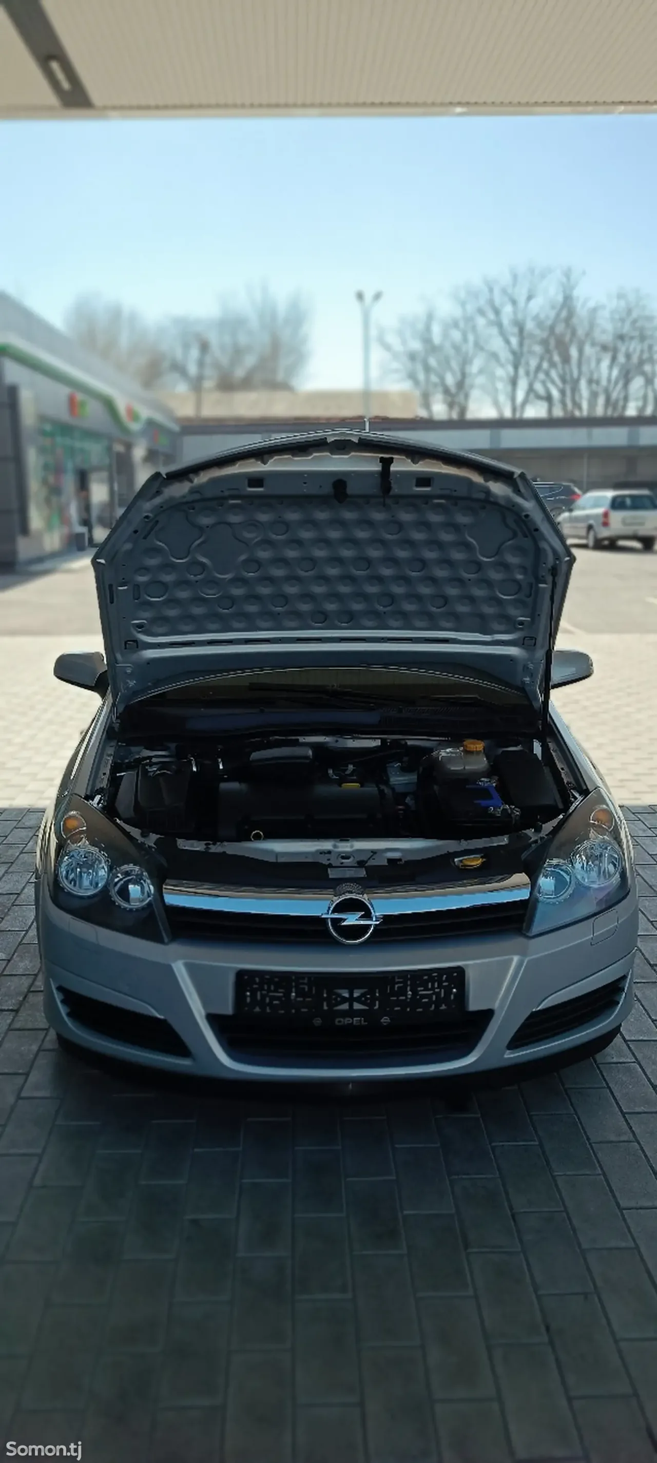 Opel Astra H 2006 · 1.6 MT