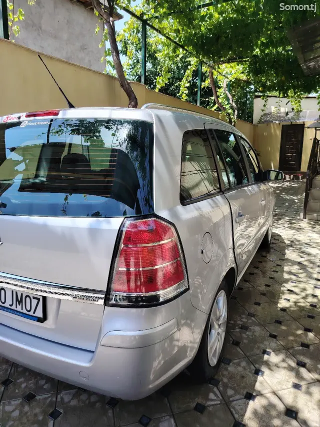 Opel Zafira 2007 · 2.2 AT