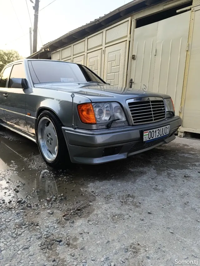 Mercedes-Benz W124 1992 · 5.5 AT