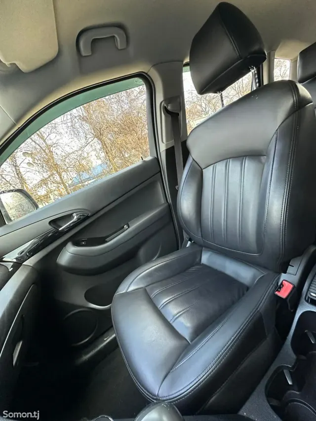 Chevrolet Orlando 2015 · 1.6 AT