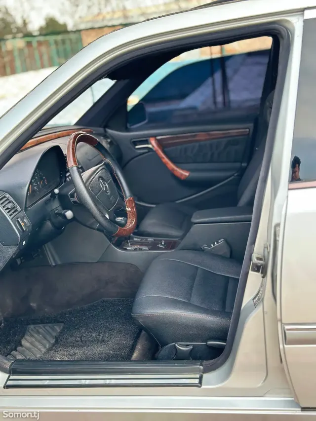 Mercedes-Benz C class 1999 · 2.4 AT