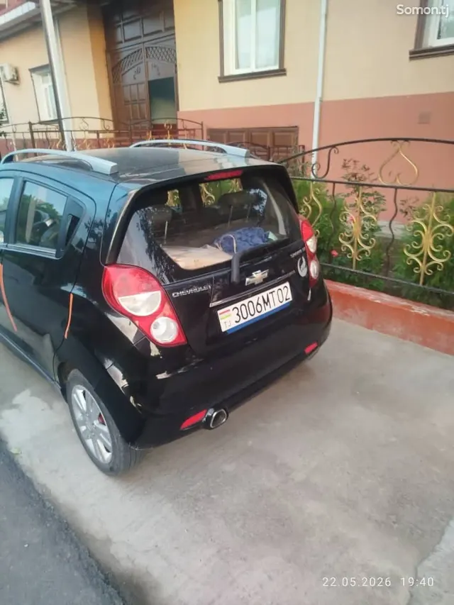 Chevrolet Spark 2014 · 1.0 AT