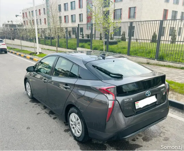 Toyota Prius 2016 · 1.8 AT