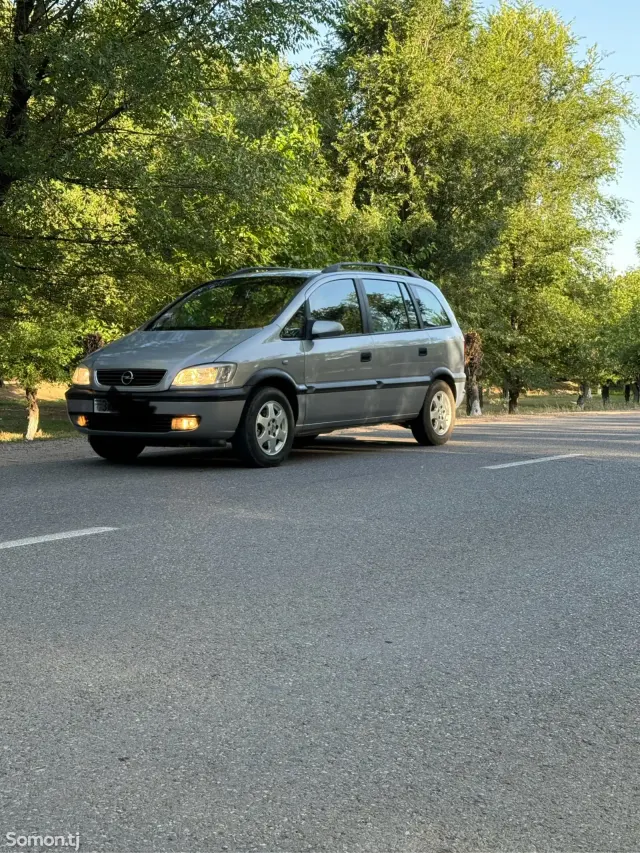 Opel Zafira 2000 · 1.8 MT