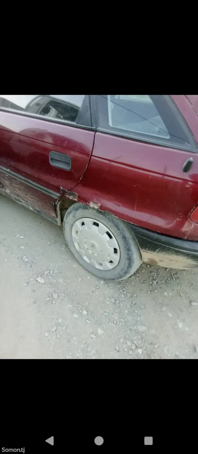 Opel Astra F 1991 · 1.4 MT