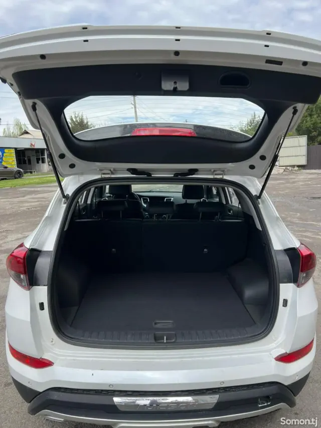 Hyundai Tucson 2016 · 1.6 AT