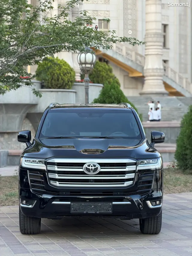 Toyota Land Cruiser 2025 · 3.5 AT