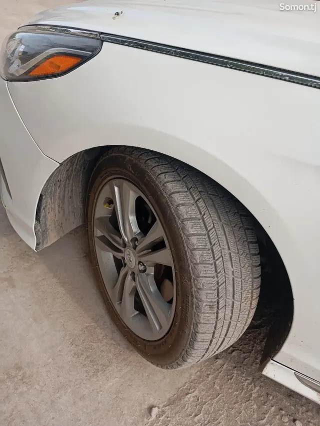 Hyundai Sonata 2017 · 2.4 AT