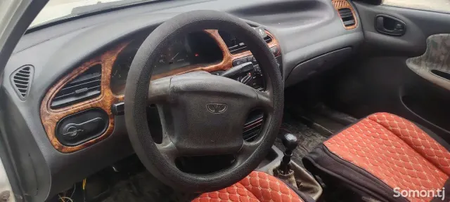 Daewoo Lanos 1997 · 1.6 MT