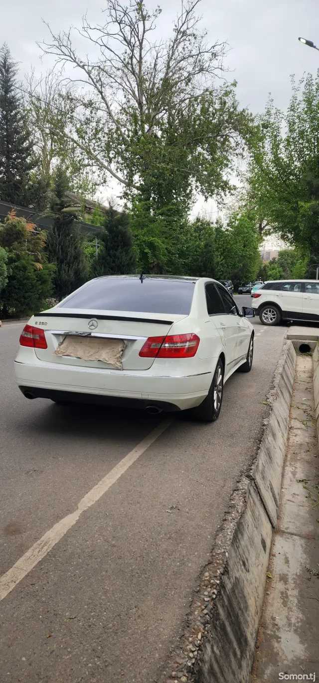 Mercedes-Benz E class 2010 · 3.5 AT