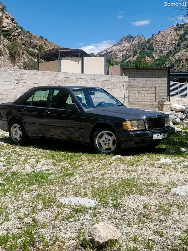 Mercedes-Benz W201 1993 · 1.8 MT