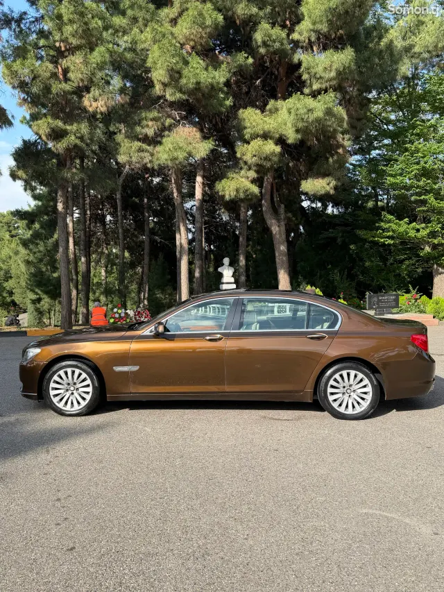 BMW 7 series 2012 · 3.0 AT