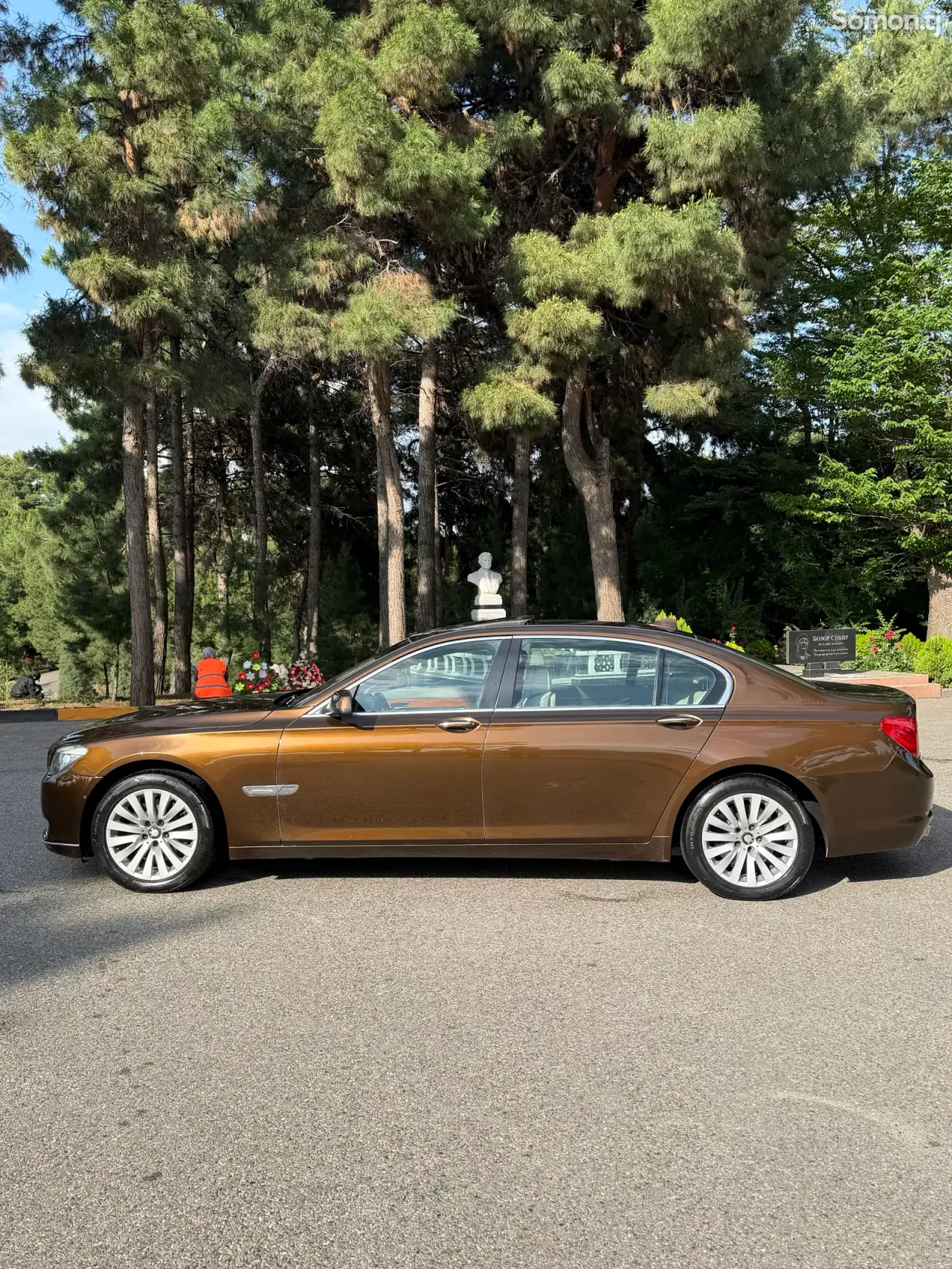 BMW 7 series 2012 · 3.0 AT