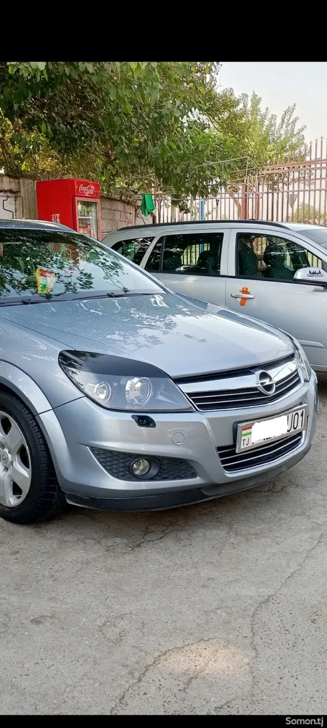 Opel Astra H 2008 · 1.6 MT