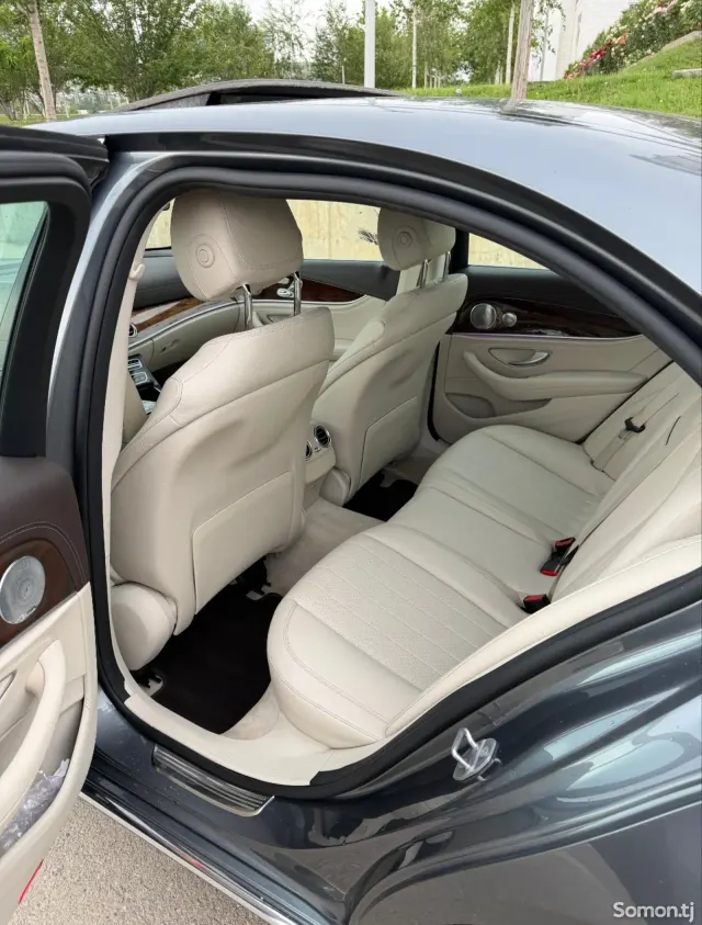 Mercedes-Benz E class 2017 · 2.0 AT