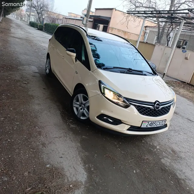 Opel Zafira 2017 · 1.6 MT