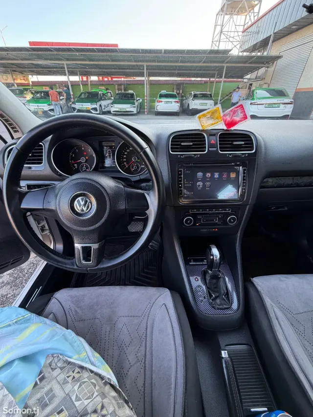 Volkswagen Golf 2012 · 1.4 AT