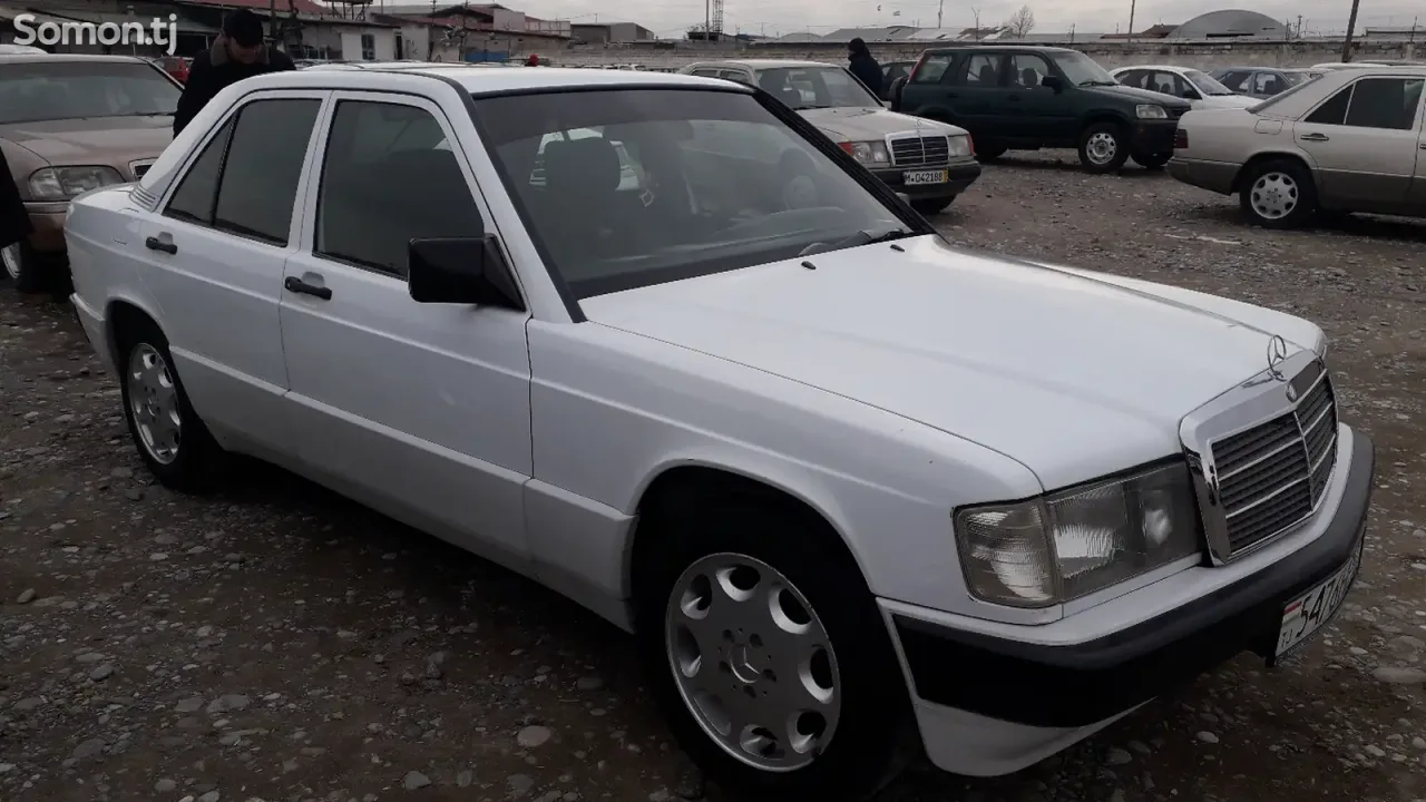Mercedes-Benz W201 1991 · 1.8 MT
