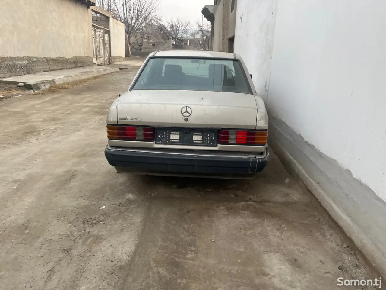 Mercedes-Benz W201 1991 · 1.6 MT