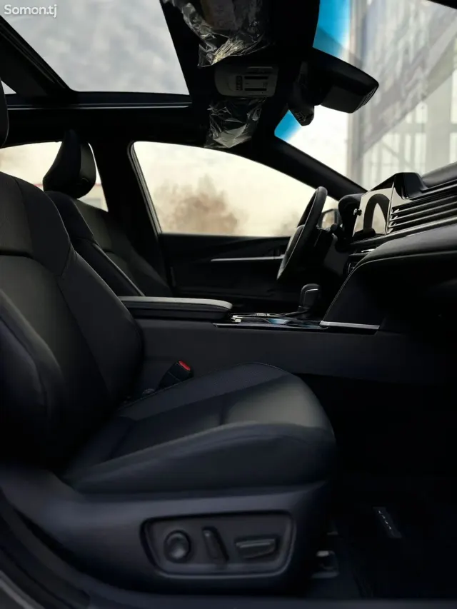 Toyota Camry 2025 · 2.5 CVT