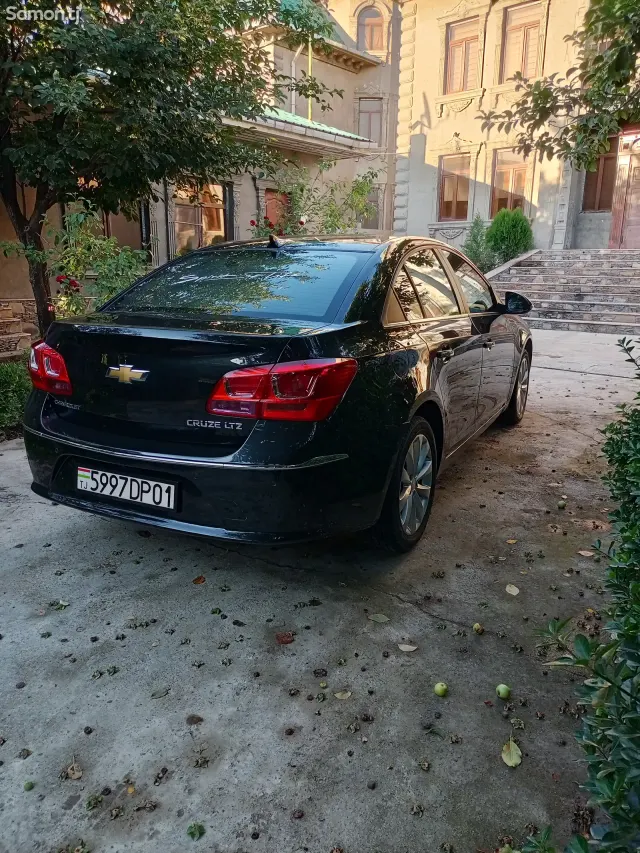 Chevrolet Cruze 2015 · 1.8 AT