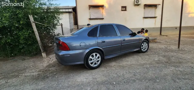 Opel Vectra B 2001 · 1.6 MT