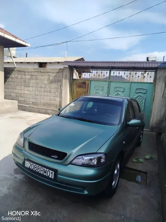 Opel Astra G 2000 · 1.6 MT
