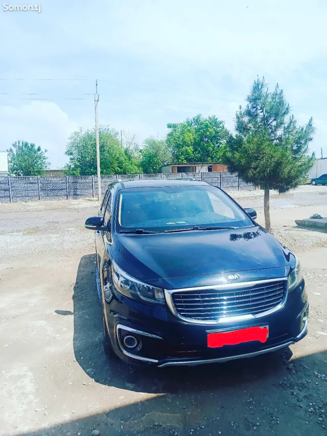 Kia Carnival 2014 · 2.2 AT