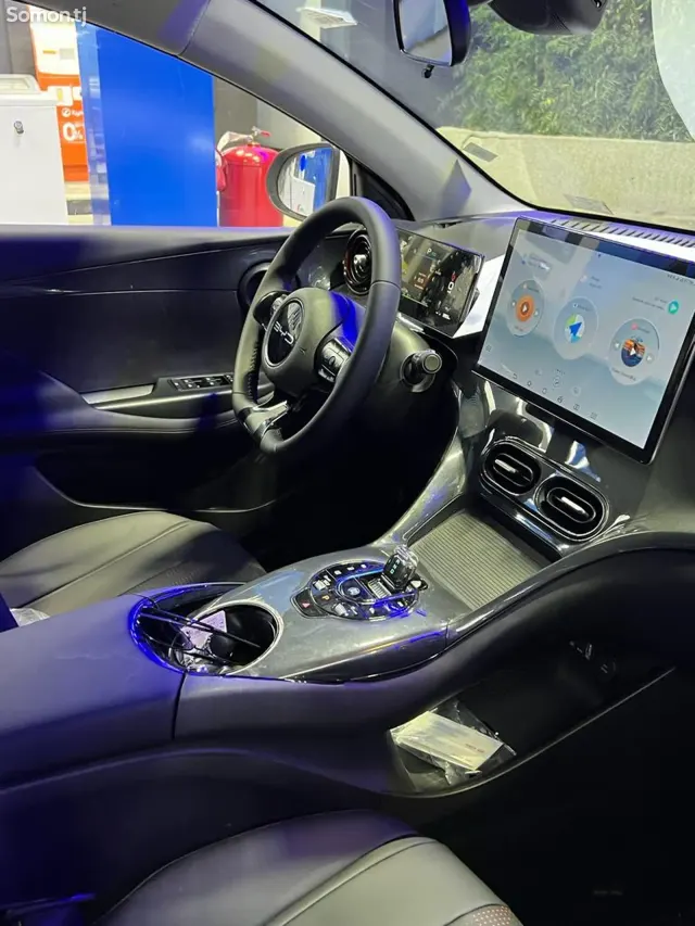 BYD E2 2025 · 1.7 AT
