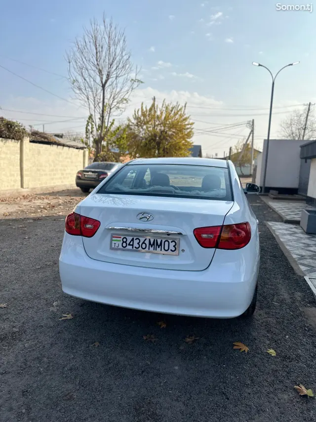 Hyundai Avante 2009 · 1.6 AT