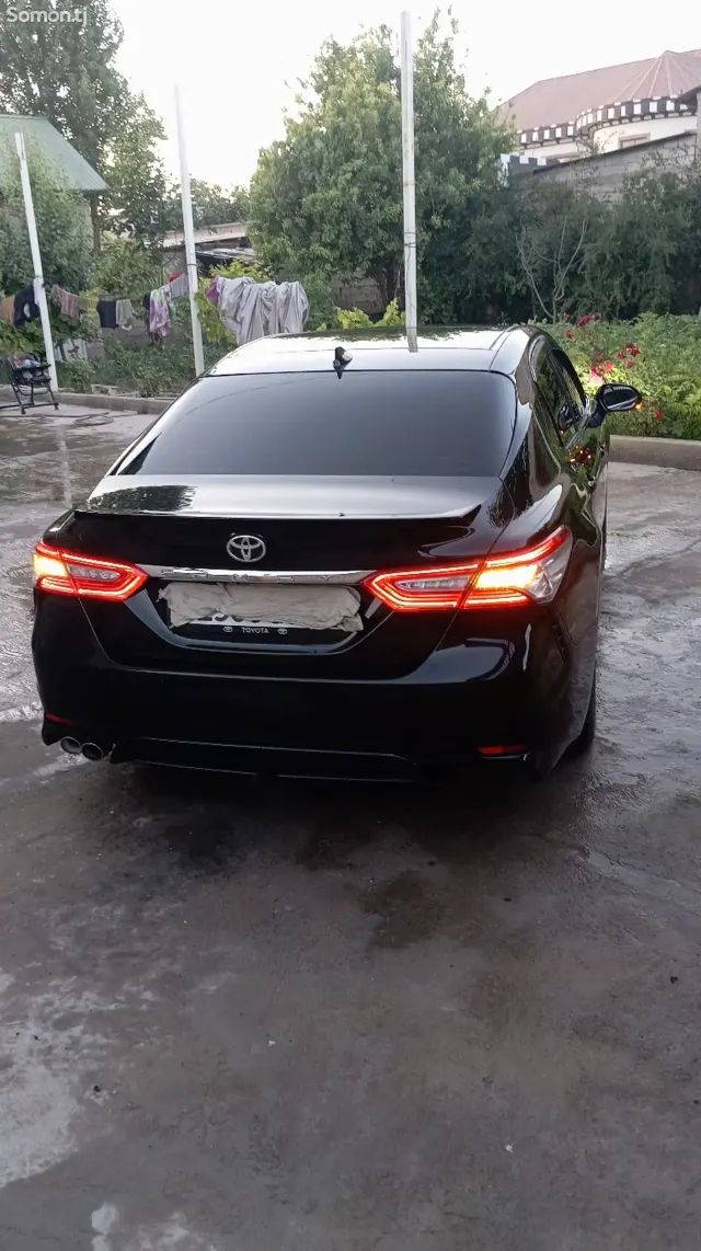Toyota Camry 2018 · 2.5 AT