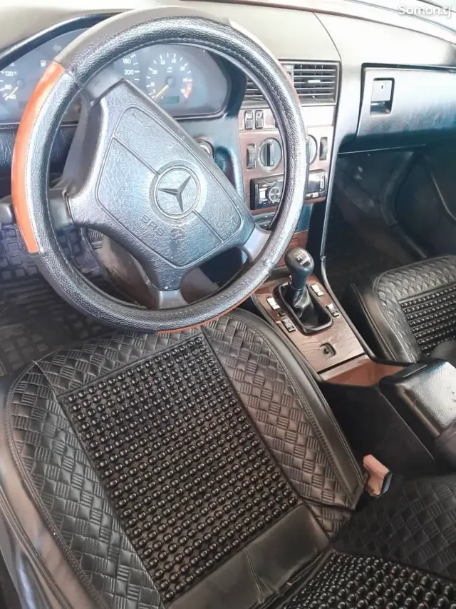 Mercedes-Benz C class 1995 · 2.0 MT