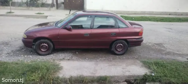 Opel Astra F 1996 · 1.6 MT