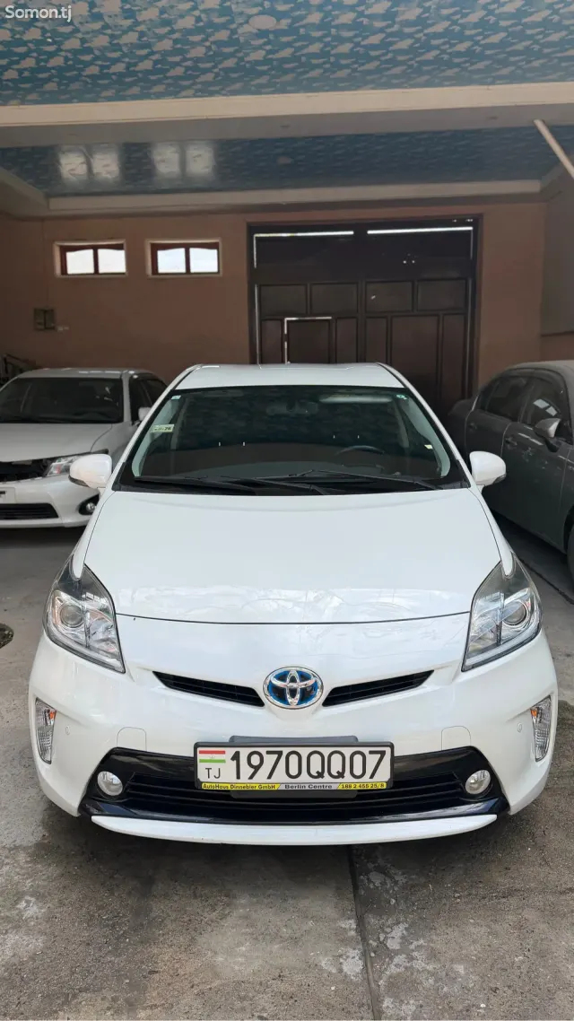 Toyota Prius 2014 · 1.8 AT