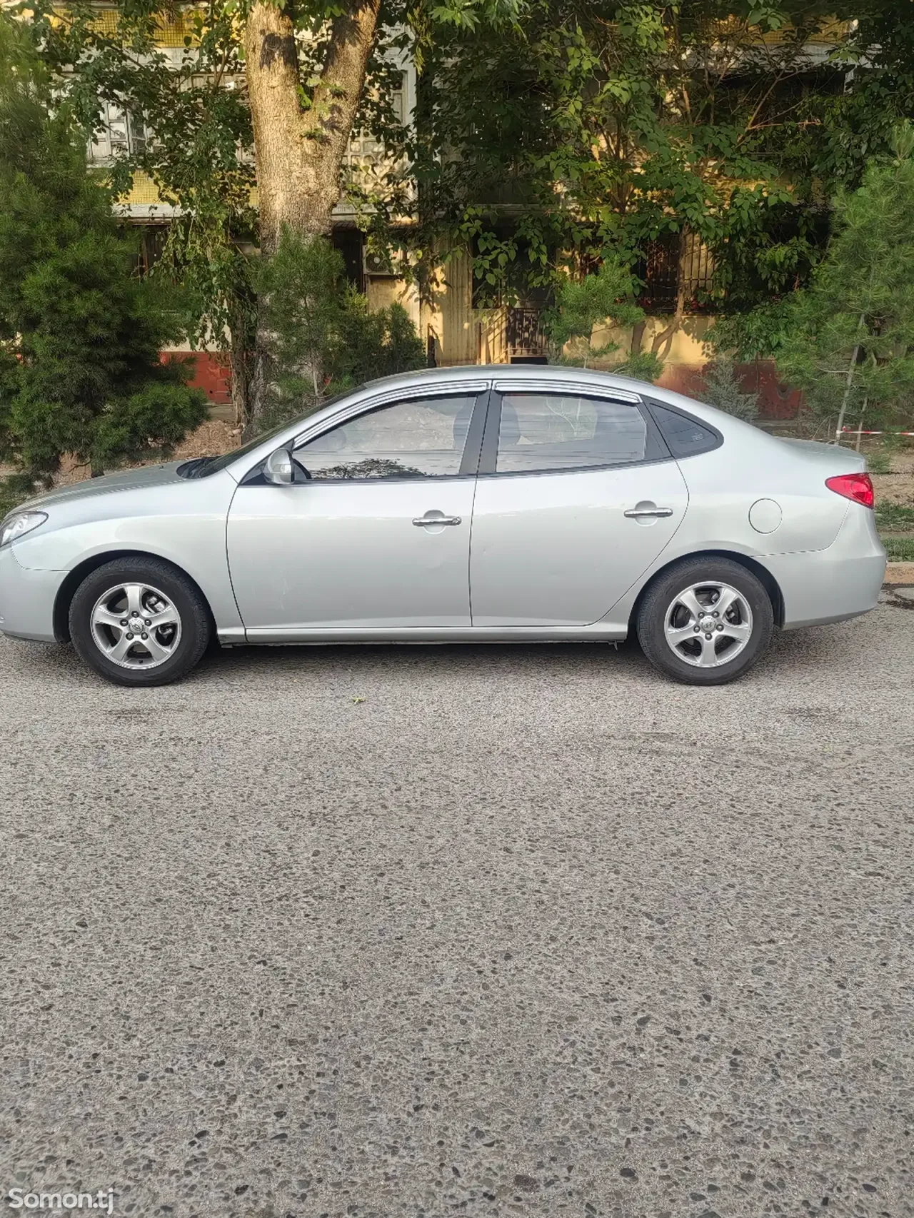 Hyundai Avante 2010 · 1.6 AT