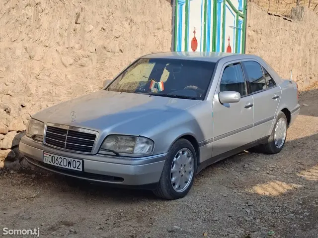 Mercedes-Benz C class 1995 · 2.0 AT