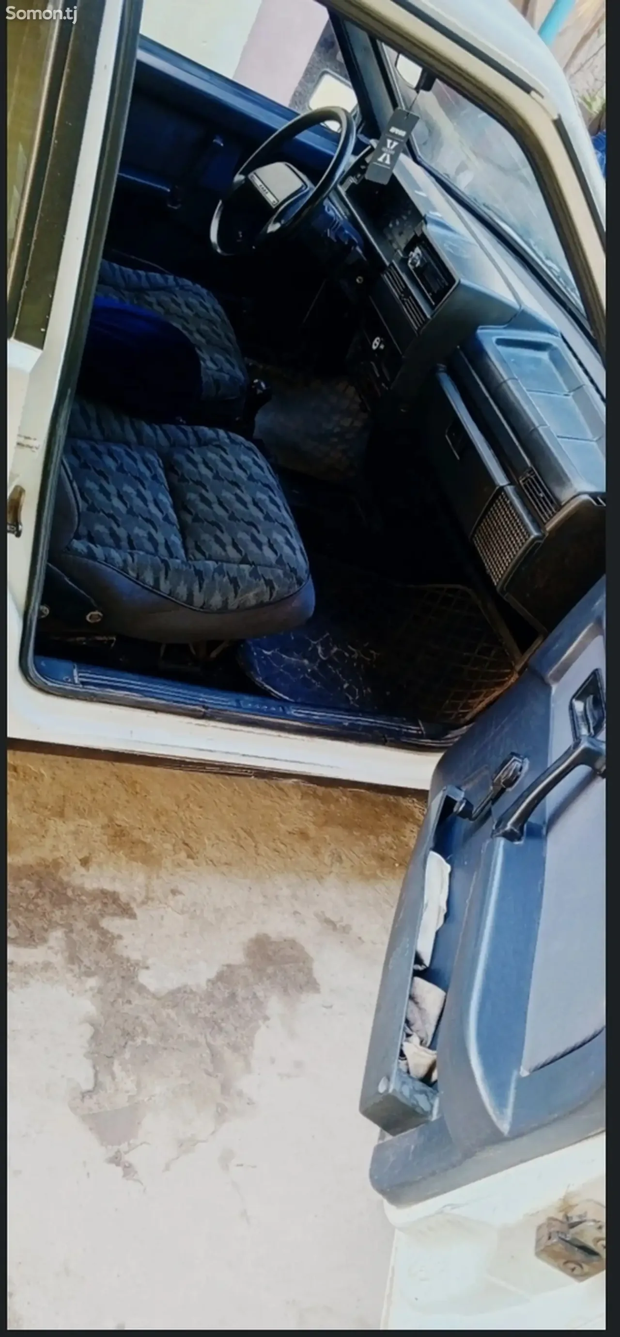 Lada (ВАЗ) 2109 2000 · 1.5 MT