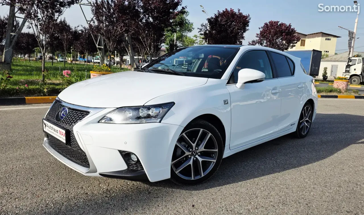 Lexus CT series 2014 · 2.0 CVT