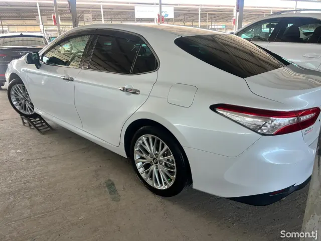 Toyota Camry 2018 · 2.5 AT