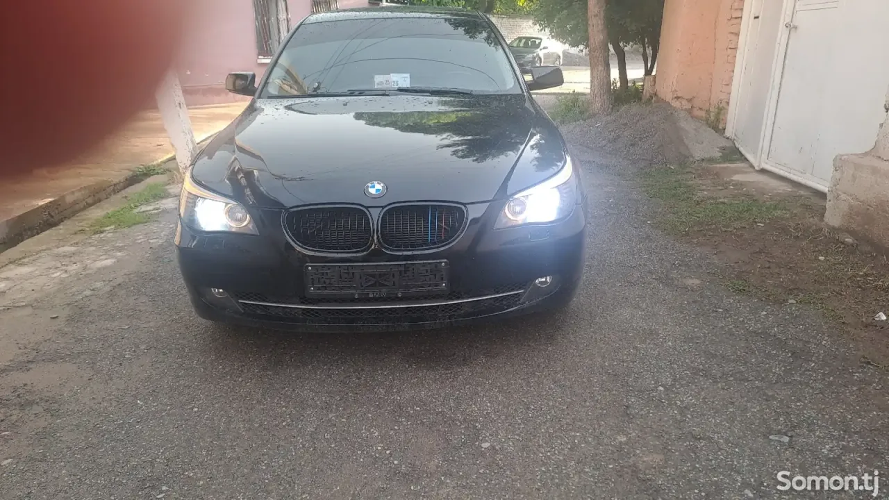 BMW 5 series 2010 · 3.0 AT