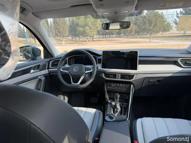 Volkswagen Touran 2025 · 1.4 AT