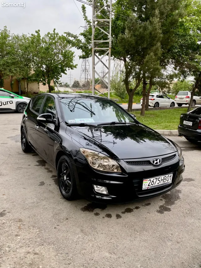 Hyundai i30 2010 · 1.6 AT