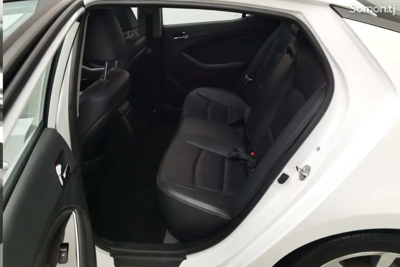 Kia K5 2014 · 2.0 AT