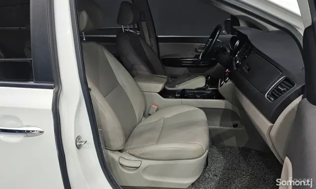 Kia Carnival 2014 · 2.2 AT