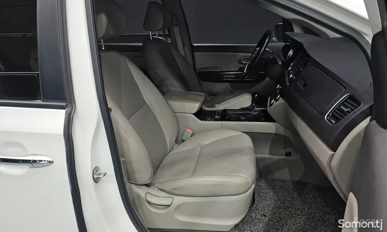 Kia Carnival 2014 · 2.2 AT