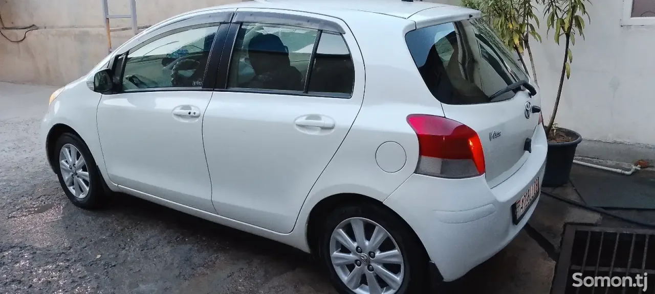 Toyota Vitz 2010 · 1.5 AT