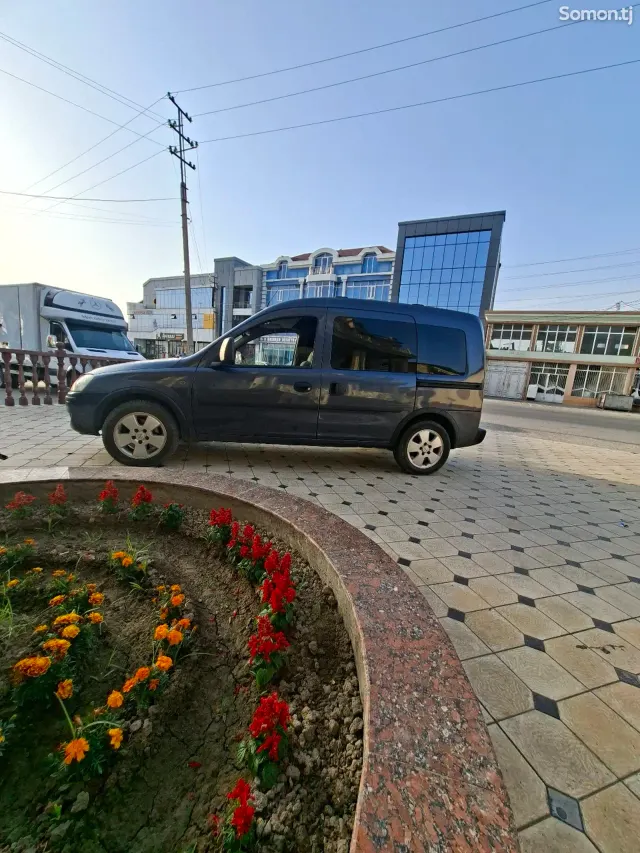 Opel Combo 2007 · 1.7 MT